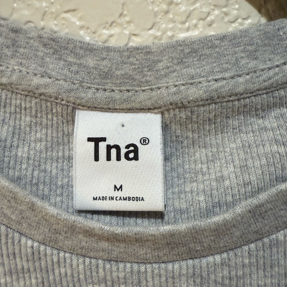 TNA Ribbed Crop Top - Picture 3 of 5